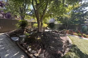 1220 Stonegate Dr, Medford, OR 97504 - Photo 38