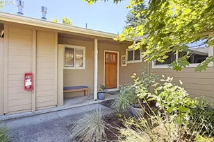 104 SE 73rd Ave, Portland, OR 97215 - Photo 2