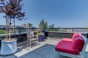 300 NW 8th Ave, Portland, OR 97209 - Photo 26