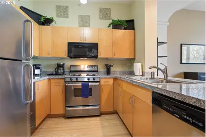 300 NW 8th Ave #604, Portland, OR 97209 - Photo 14