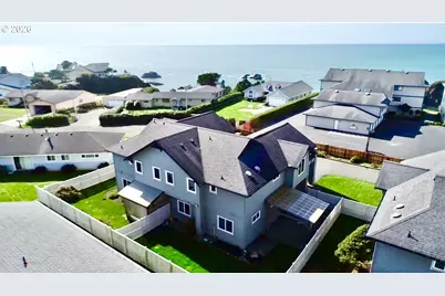 1251 Moore St #A, Brookings, OR 97415 - Photo 2