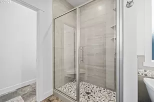 833 E Autumn Ave, Hermiston, OR 97838 - Photo 12