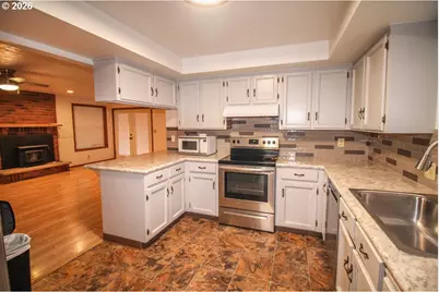 731 NW Baker Creek Rd, McMinnville, OR 97128 - Photo 6