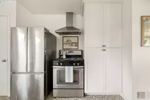 1815 NE Junior St, Portland, OR 97211 - Photo 12