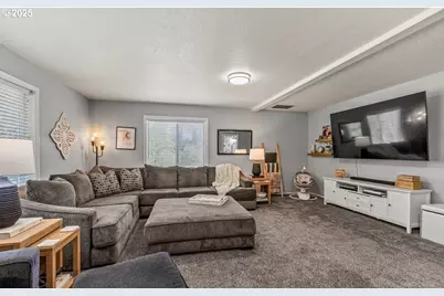 208 Salmonberry Ln, Longview, WA 98632 - Photo 12