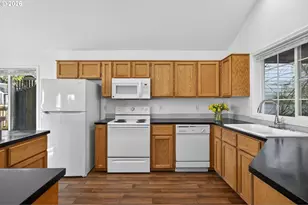 6006 SW View Point Terrace, Portland, OR 97239 - Photo 6