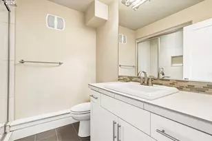 17547 Cherry Ct, Lake Oswego, OR 97034 - Photo 36