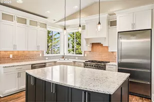 17547 Cherry Ct, Lake Oswego, OR 97034 - Photo 12