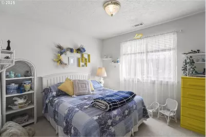 889 H Ave, Powers, OR 97466 - Photo 14