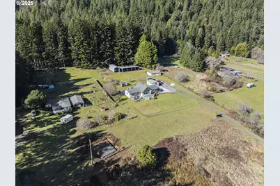 889 H Ave, Powers, OR 97466 - Photo 36