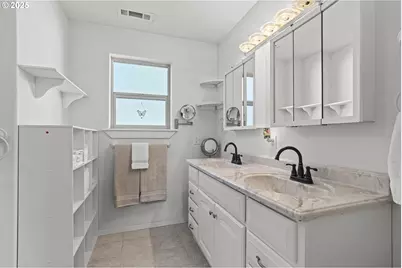 889 H Ave, Powers, OR 97466 - Photo 10