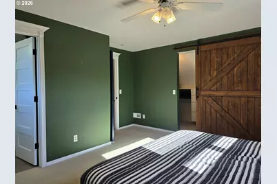 417 SE Roberts Ave, Gresham, OR 97080 - Photo 16