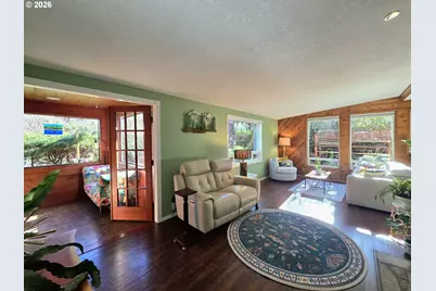 417 SE Roberts Ave, Gresham, OR 97080 - Photo 4