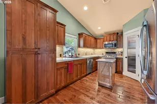 1141 S Creekside Dr NE, Sisters, OR 97759 - Photo 22