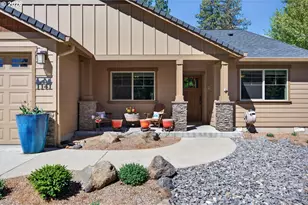 1141 S Creekside Dr NE, Sisters, OR 97759 - Photo 8