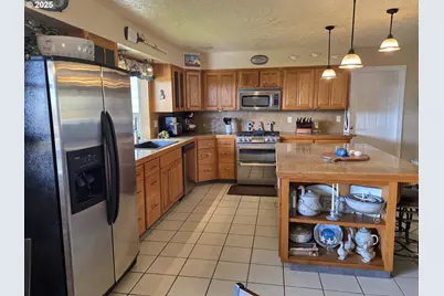 814 Paradise Ln, Brookings, OR 97415 - Photo 12