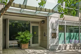 1125 NW 9th Ave, Portland, OR 97209 - Photo 2