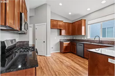 6068 NE Tuscan Loop, Albany, OR 97321 - Photo 10