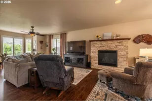 1930 Roosevelt St, North Bend, OR 97459 - Photo 10