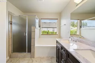 12596 SE Maplewood Ct, Milwaukie, OR 97222 - Photo 26