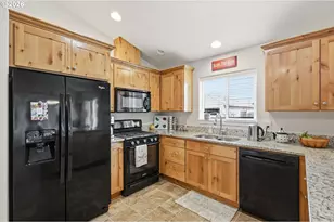 1824 SE 26th Pl, Albany, OR 97322 - Photo 4