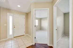 39302 Stratford Pl, Sandy, OR 97055 - Photo 4