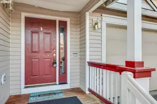 39302 Stratford Pl, Sandy, OR 97055 - Photo 2