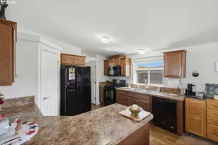 2990 Knott Terrace, Coos Bay, OR 97420 - Photo 8