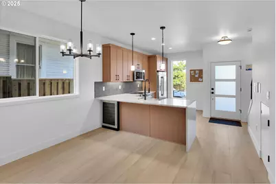 5773 S Kelly Ave, Portland, OR 97239 - Photo 14