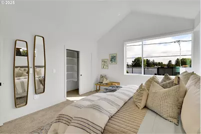 5773 S Kelly Ave, Portland, OR 97239 - Photo 22