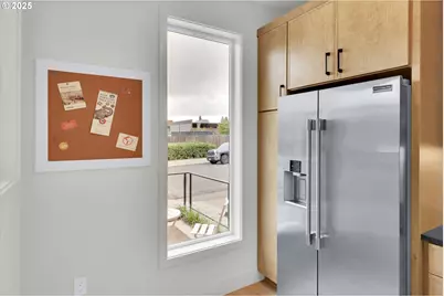 5773 S Kelly Ave, Portland, OR 97239 - Photo 8