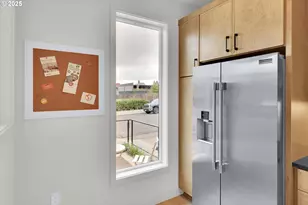 5773 S Kelly Ave, Portland, OR 97239 - Photo 8