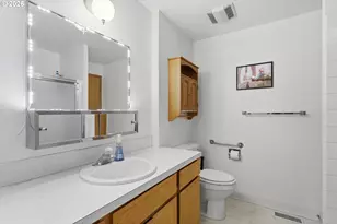 2114 SE 148th Pl, Portland, OR 97233 - Photo 10