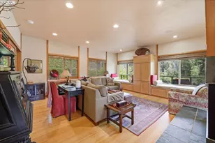 46151 Goodpasture Rd, Vida, OR 97488 - Photo 10