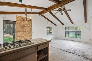 89435 Fields Rd, Elmira, OR 97437 - Photo 14