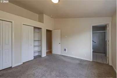 3716 E St, Springfield, OR 97478 - Photo 10