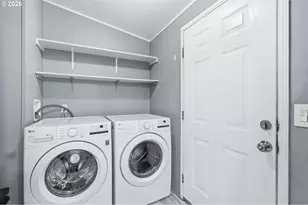 13517 SE Pardee Dr, Portland, OR 97236 - Photo 30