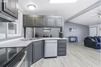 13517 SE Pardee Dr, Portland, OR 97236 - Photo 18