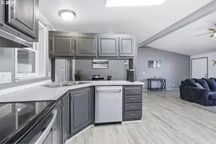 13517 SE Pardee Dr, Portland, OR 97236 - Photo 18