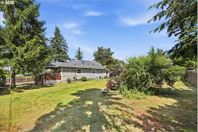 8327 SE Clatsop St, Portland, OR 97266 - Photo 32