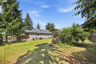 8327 SE Clatsop St, Portland, OR 97266 - Photo 32