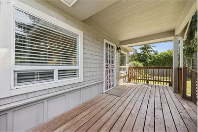 8327 SE Clatsop St, Portland, OR 97266 - Photo 4
