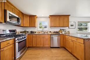 8327 SE Clatsop St, Portland, OR 97266 - Photo 12