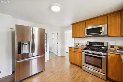 8327 SE Clatsop St, Portland, OR 97266 - Photo 12