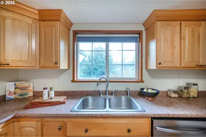 88165 Huston Rd, Veneta, OR 97487 - Photo 12