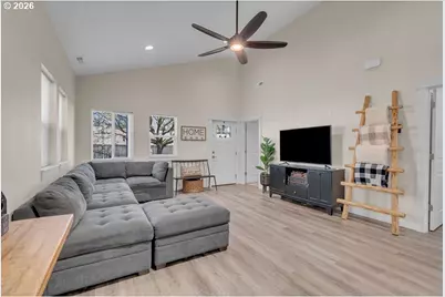 6411 SE 94th Ave, Portland, OR 97266 - Photo 8