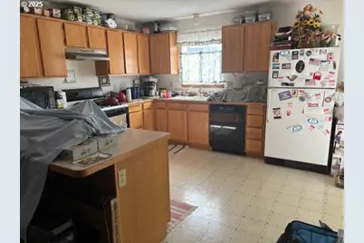 204 3rd St, La Grande, OR 97850 - Photo 4