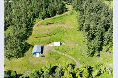 1755 NE Newton Creek Dr, Roseburg, OR 97470 - Photo 2