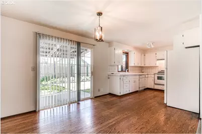 730 Arcadia Dr, Eugene, OR 97401 - Photo 4