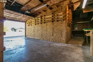 730 Arcadia Dr, Eugene, OR 97401 - Photo 8